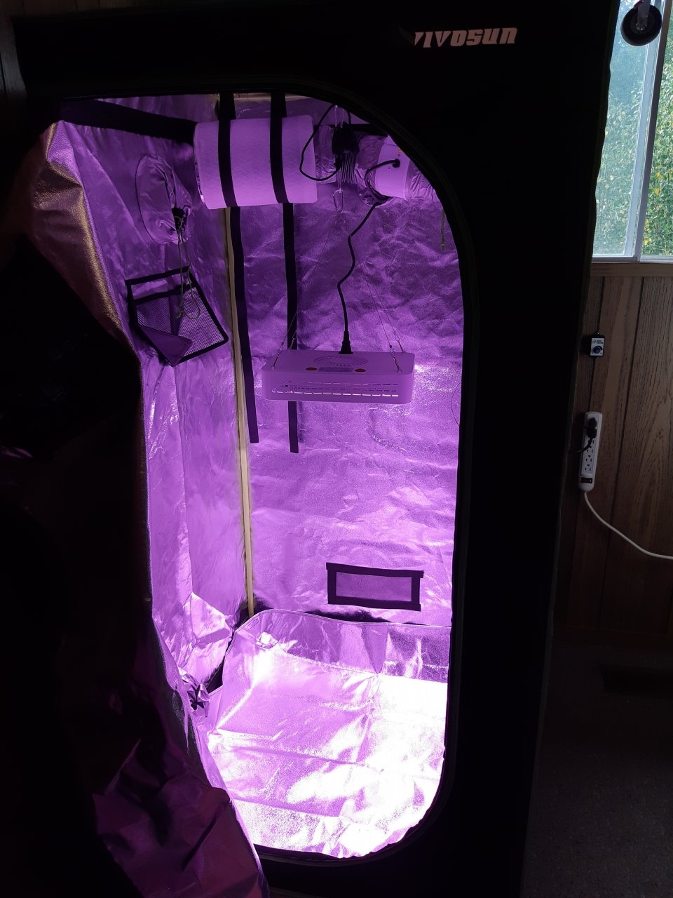 3x3 grow tent what light should I use 420 Magazine