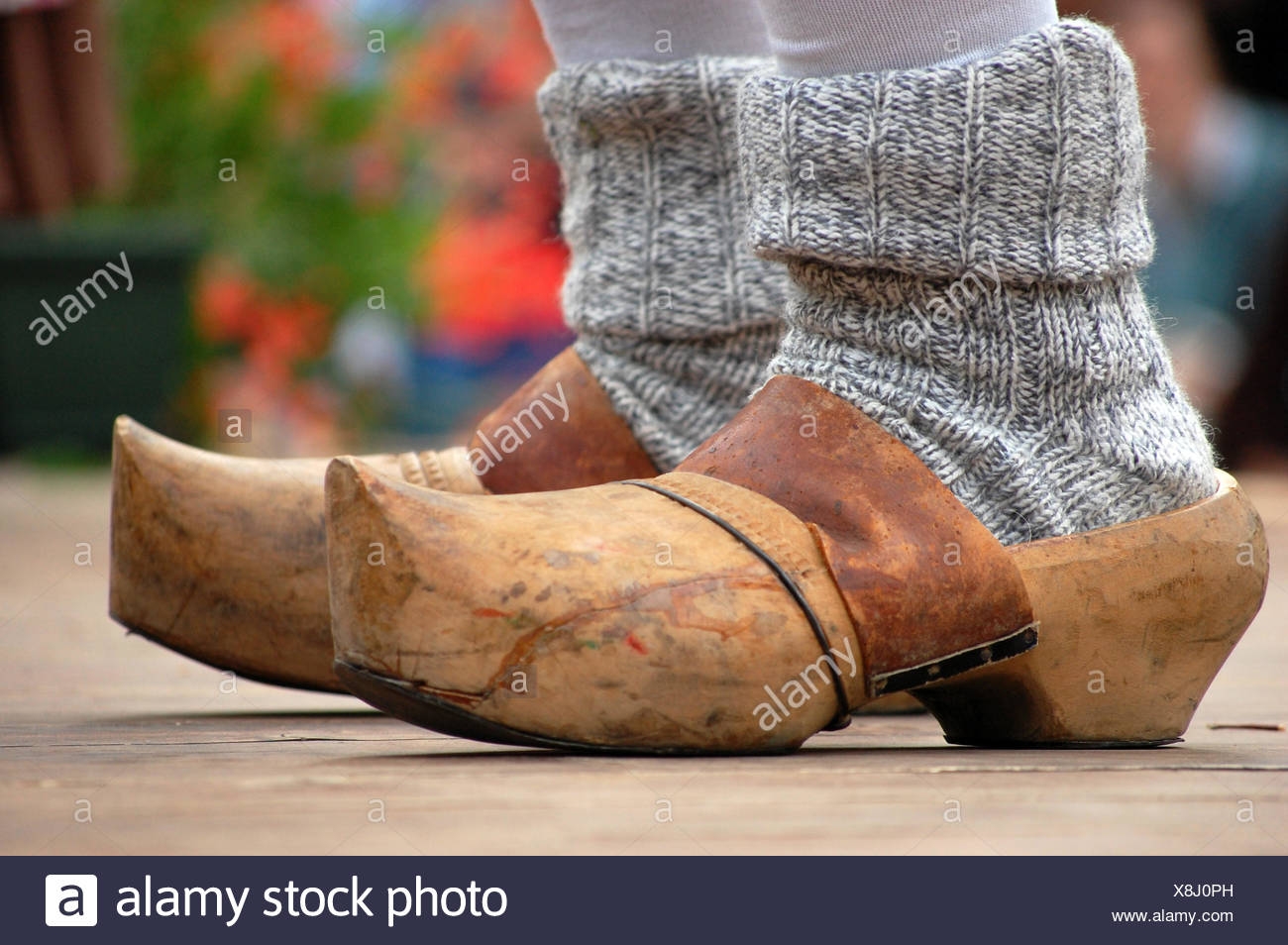 shoes-typical-italian-wooden-folklore-clogs-wood-shoes-typical-italian-socks-X8J0PH.jpg