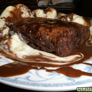 Brownies with hemp icecream