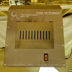 CO2/Temp. Meter and Green Air Equipment