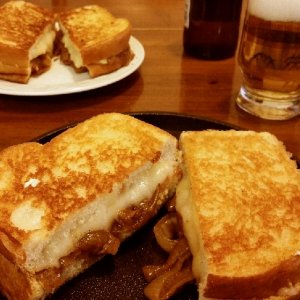 Grilled_Cheese_with_Canna_Caramelized_Onions