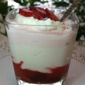 Strawberry_Canna_Yogurt_Breakfast