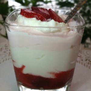 Strawberry_Canna_Yogurt_Breakfast1