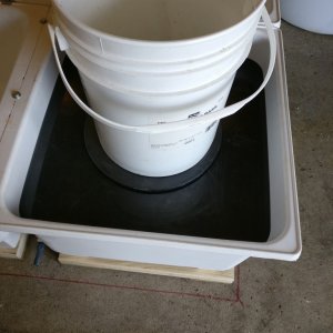 5 gallon bucket to compare