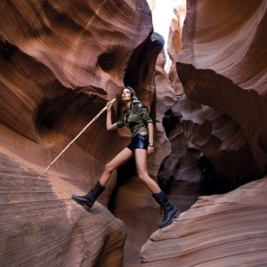 Woman Climber - Patrick Demarchelier