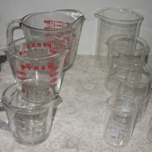 Measuring Cups and Beakers.png