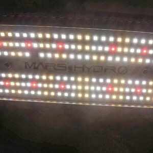 Mars Hydro SP3000 LED Full Spectrum with lm301b