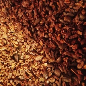 Roasted cacao nibs