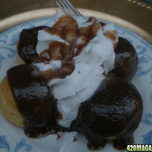 Cream puff with ganja goey nutella sauce