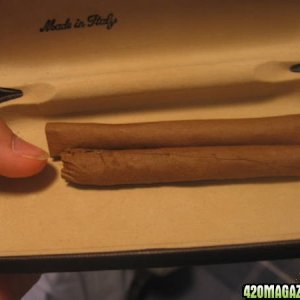 two 4 gram blunts