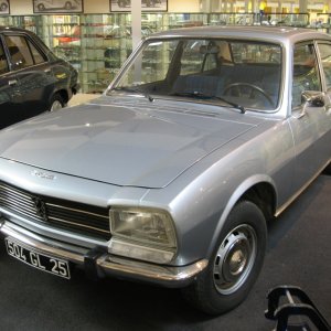 Peugeot_504_000.jpg