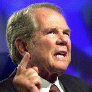 ap_pat_robertson_100114_mn