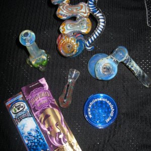 Wholesale Headshop Triple Bubbler & Freebies