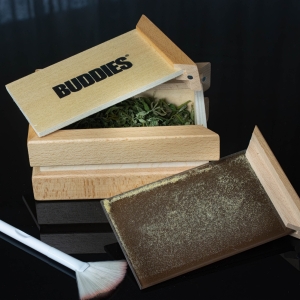 Buddies box and keif-2.jpg