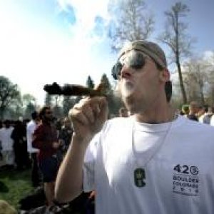 20120413_062138_pot-rally_300