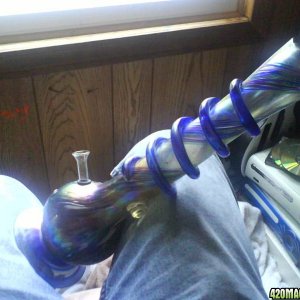 Kaos bong and bowl