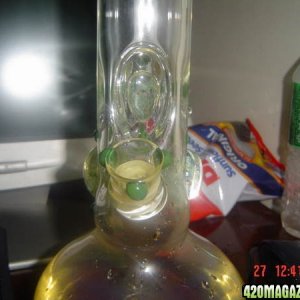 a few more pics of the bong