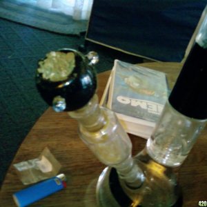 Fat Bong with a fat bowl topped of with hashish