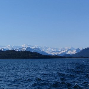 Crossing_Prince_William_Sound-Columbia_Glacier_in_the_background-heading_ho