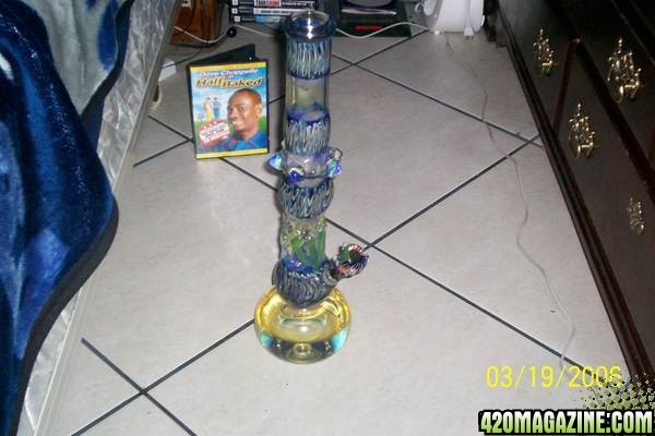 2 FOOTER BONG