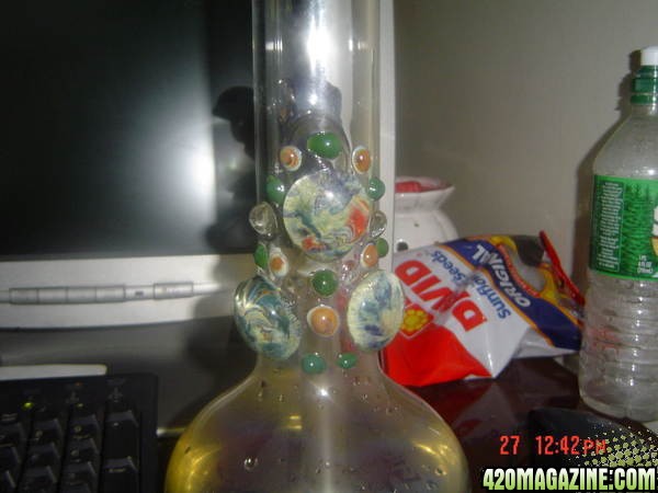 a few more pics of the bong