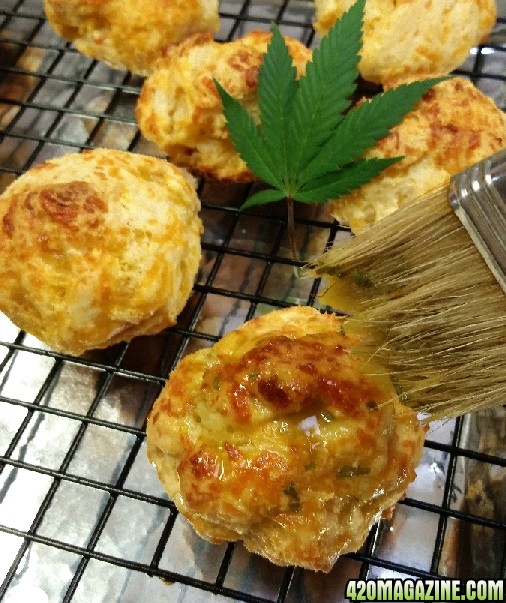 canna_cheddar_Bay_Biscuits_4