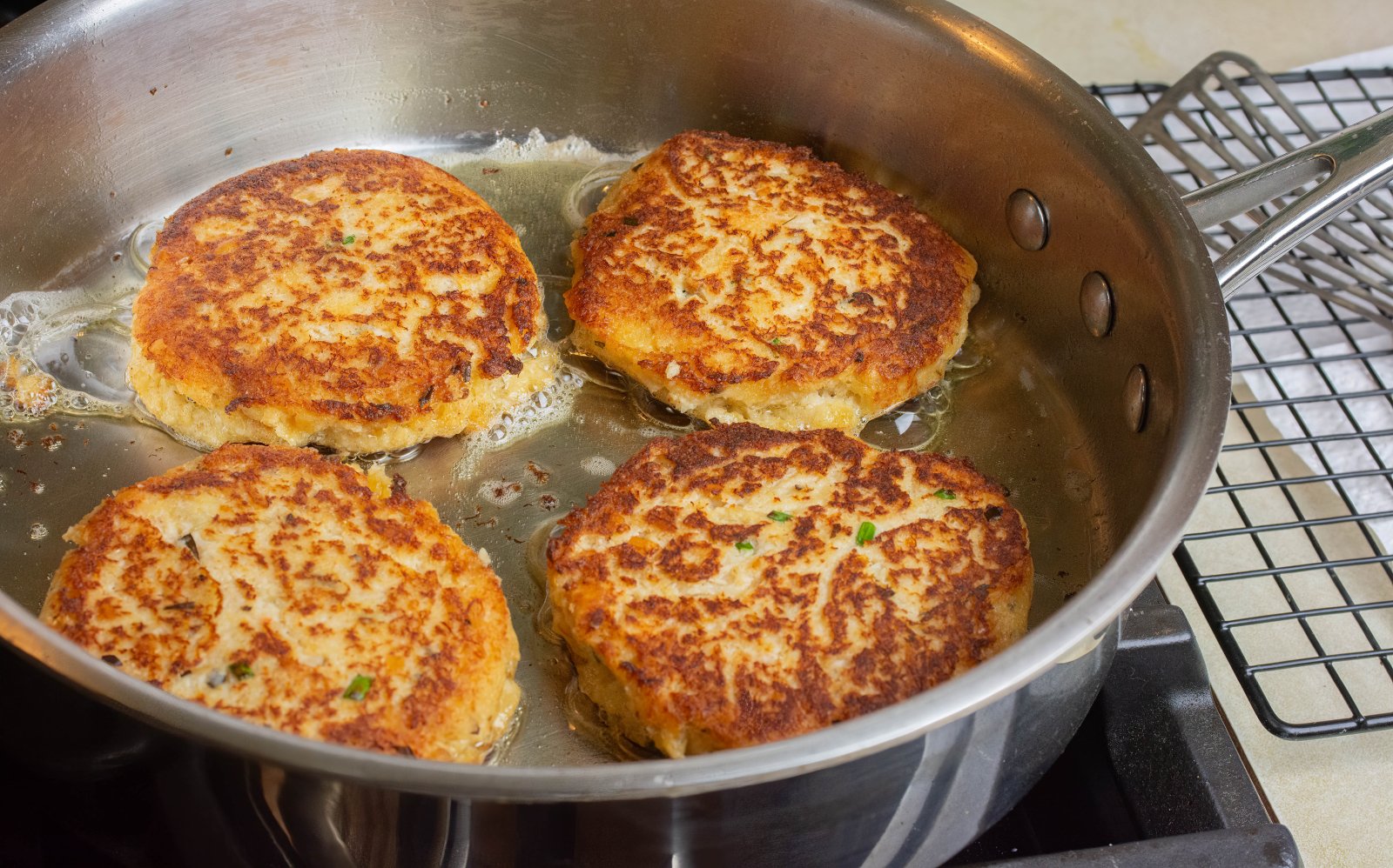 Crab cakes-1.jpg