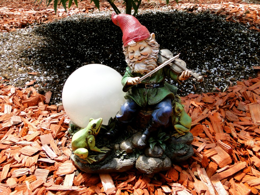 Fiddler Solar Garden Gnome