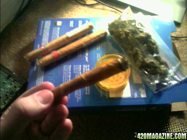 Huge blunt to celebrate buying an ounce