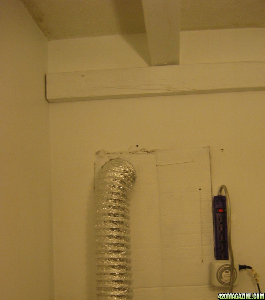 Installing ventilation duct in medicine cabinet space