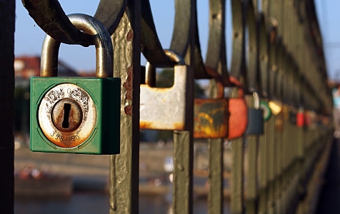 Love-Locks-On-The-Bridge_opt.jpg