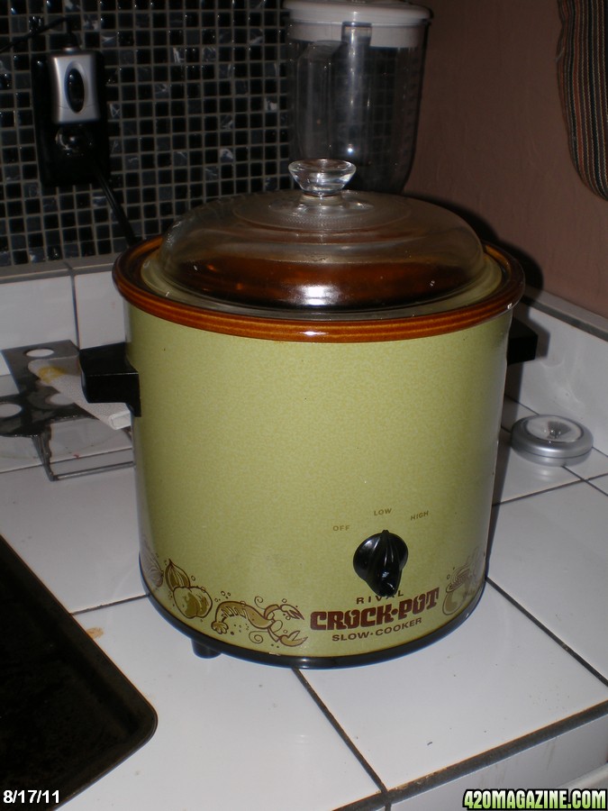 making another round of canna-oil in my 70's avocado colored crock pot