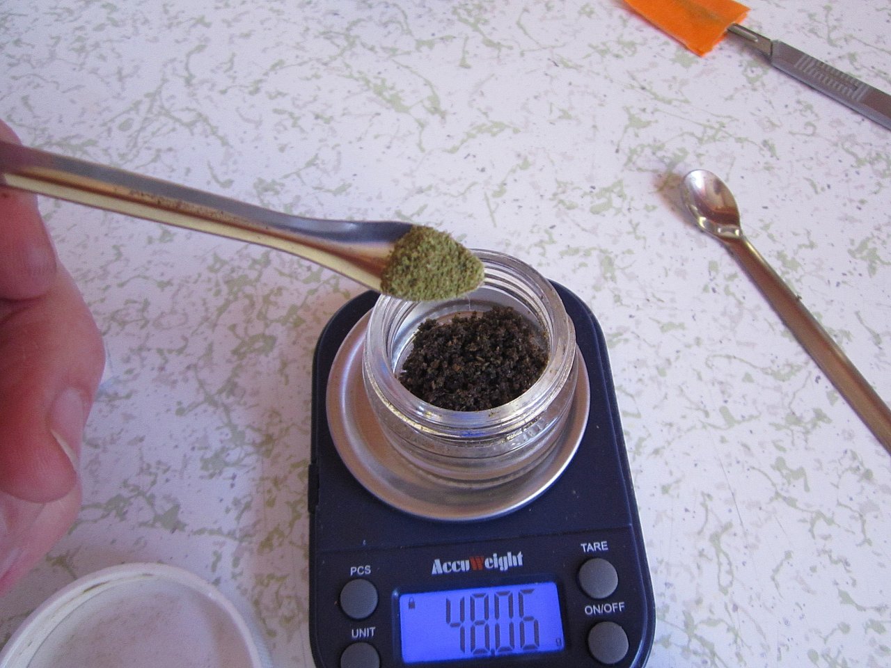 mud 9- add a little kief.JPG