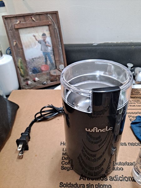 portable coffee gringer.jpg