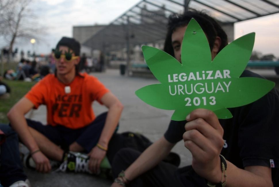 pot leaf sign uruguay