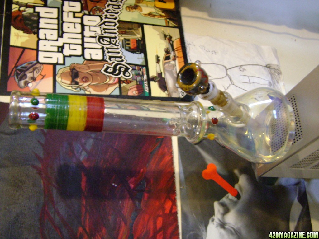 Rasta Colored Bong