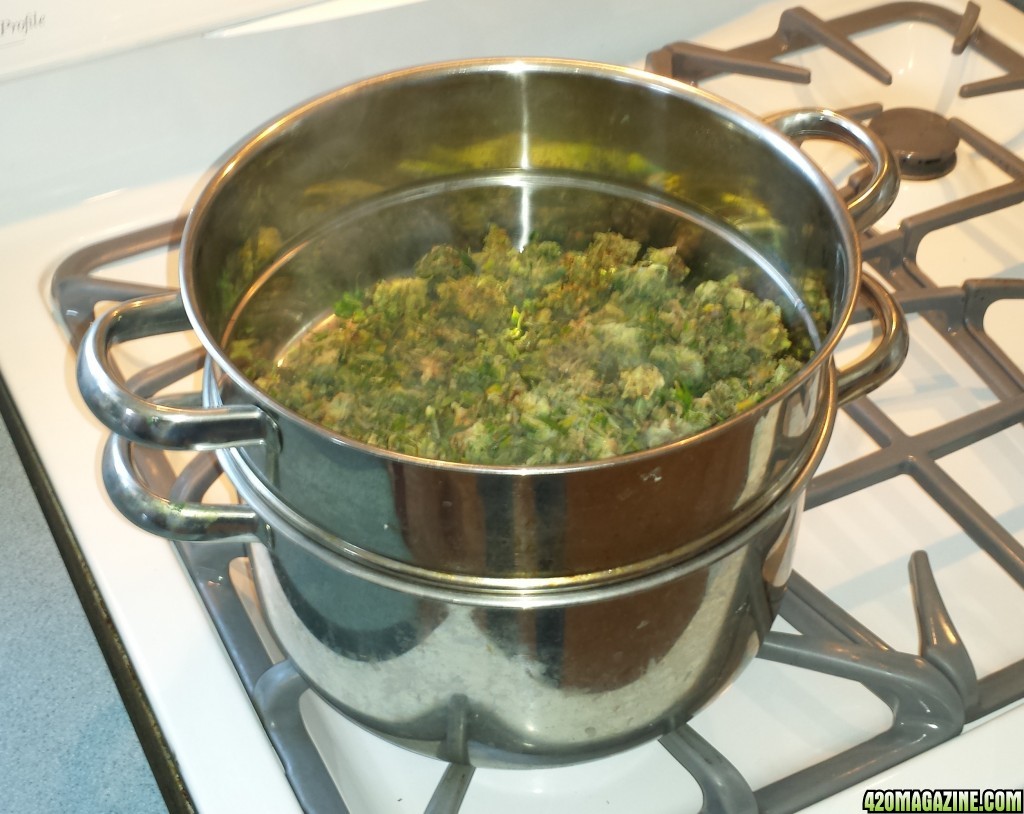 Trim and botrytis buds in steamer