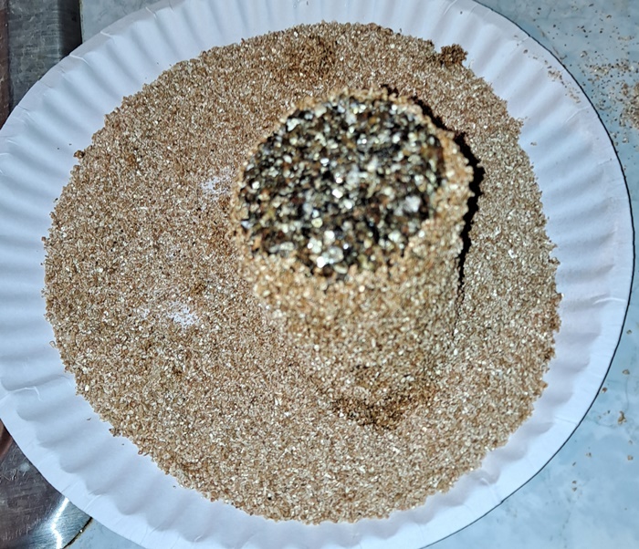 Vermiculite cake coating 10-28b.jpg