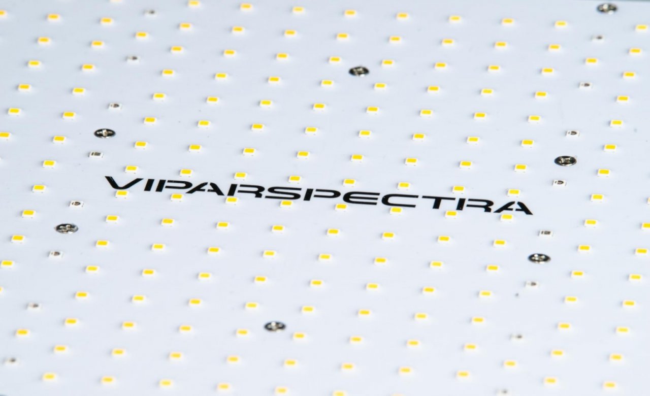 ViparSpectra-xs4000 LED grow light.jpg