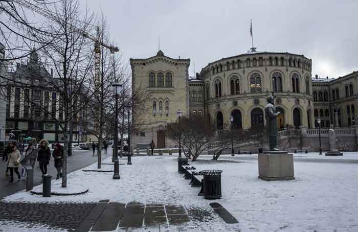 Norwegian_Parliament_-_Fredrik_Bjerknes.jpg