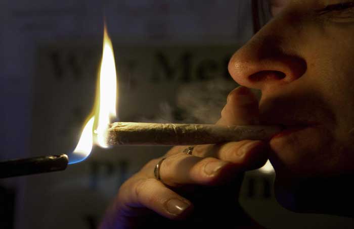 Smoking_A_Joint_-_Reuters.jpg