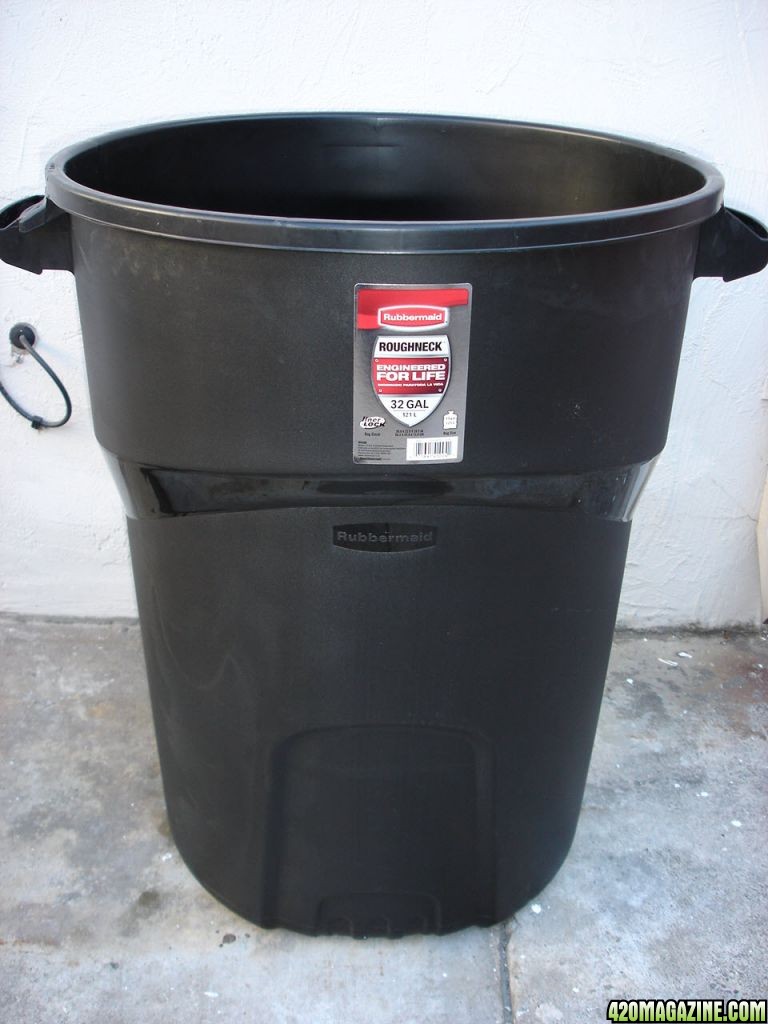 garbage_can_32gal.JPG