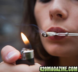 Woman_smoking_marijuana22.jpg